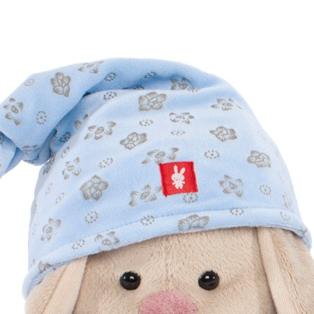 в голубой пижаме