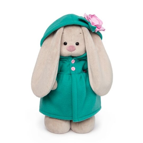 в изумрудном пальто с розовым цветочком