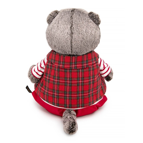 в красно-белом комплекте