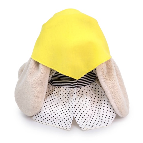 в платье с косынкой