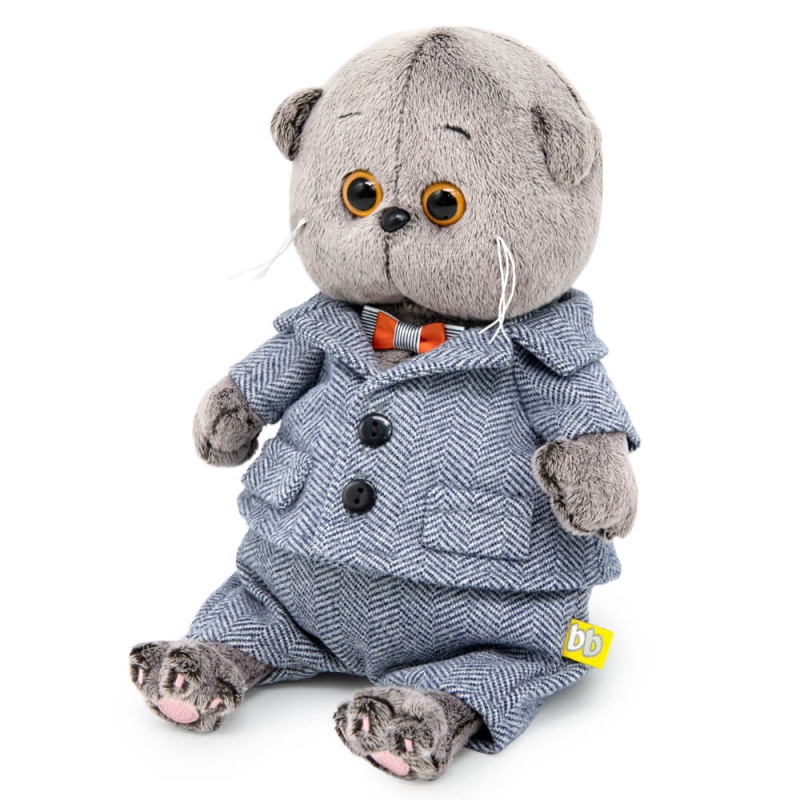 в твидовом костюмчике