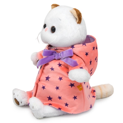 в коралловом пальто