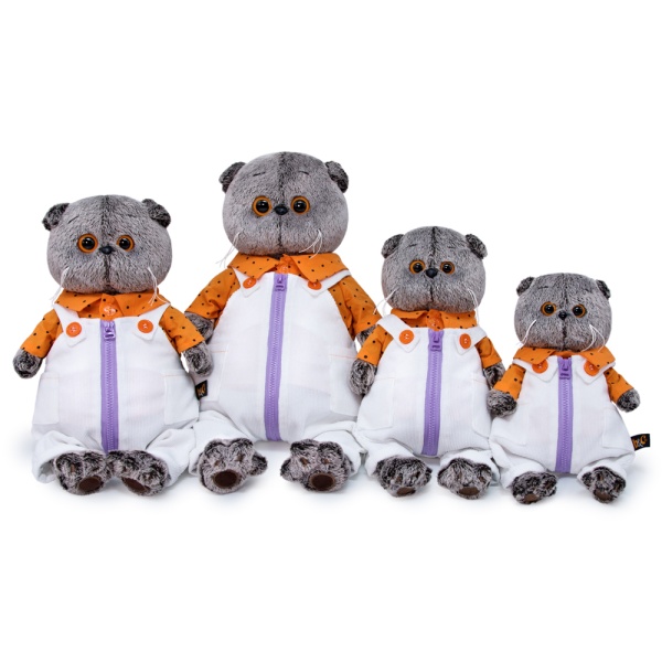 Басик в белом комбинезоне