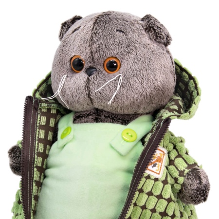 в зеленой курточке