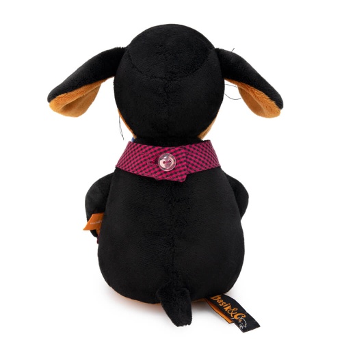 в клетчатом жилете