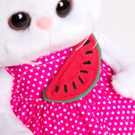 в розовом сарафане и с арбузиком