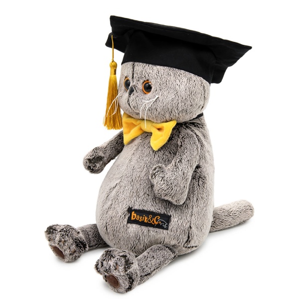 Басик в академической шапочке