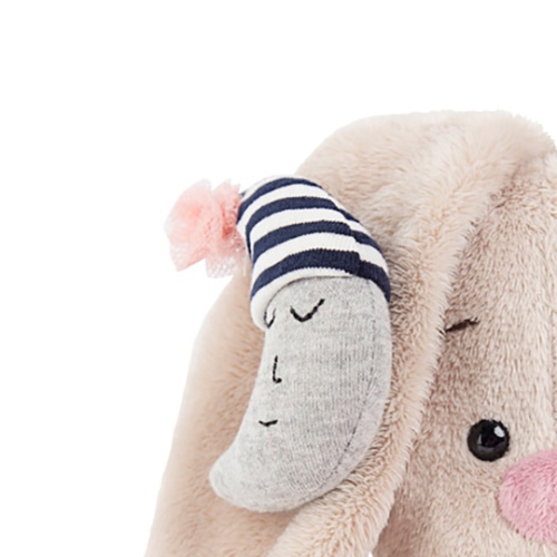 с подушкой и месяцем