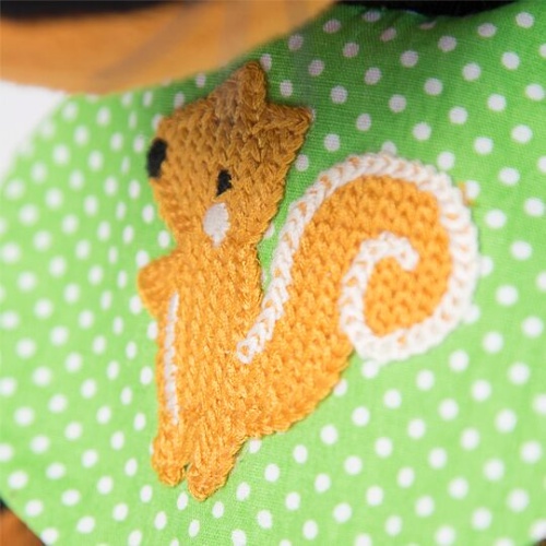 в слюнявчике