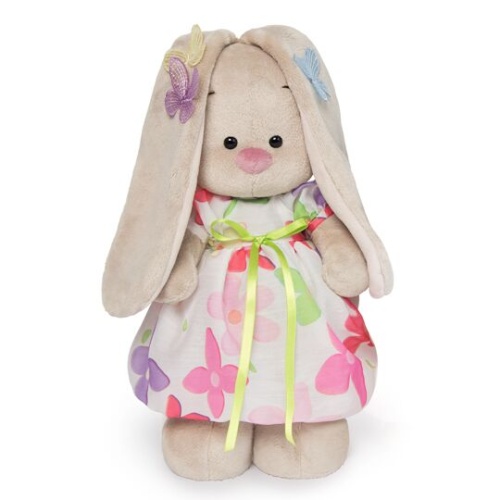 в летнем платье с бабочками на ушках