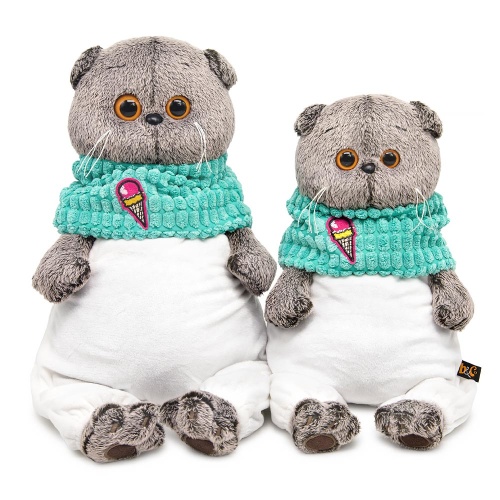 Басик в комбинезоне и снуде