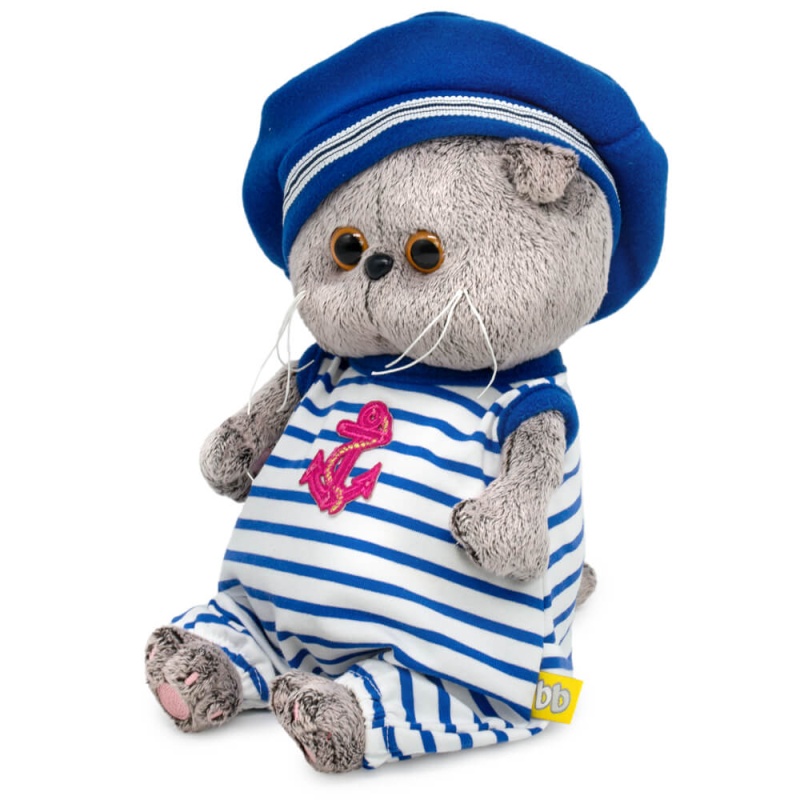 в полосатом комбинезоне и берете