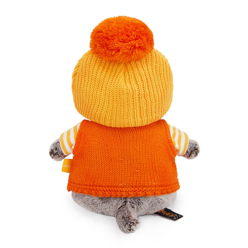 Басик baby в жилете и шапочке с помпоном