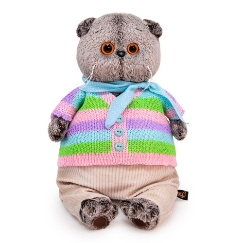 в полосатой кофте и штанах