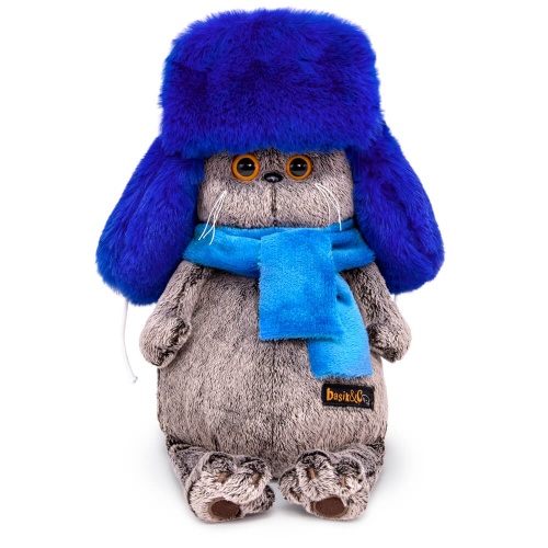 в меховой шапке