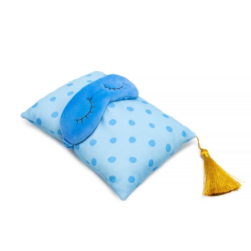 Серж Кваковский с аксессуарами для сна