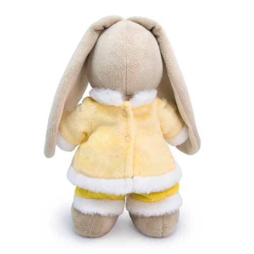 в желтой шубке