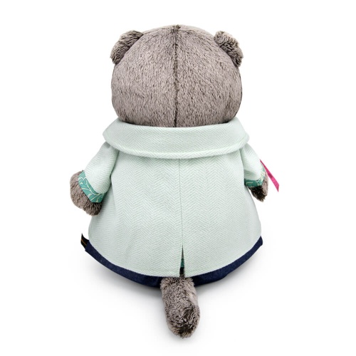 в твидовом пиджаке с розой