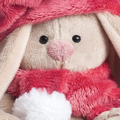 в красной беретке