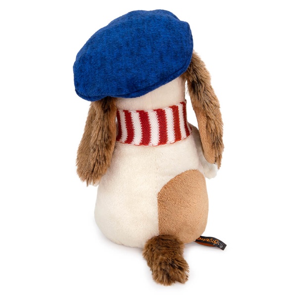 Бартоломей в берете и шарфе