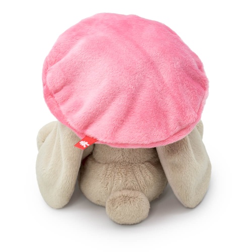 в берете с розочкой