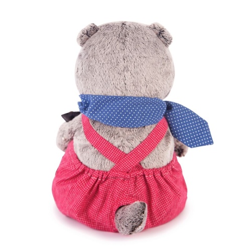 в красном комбинезоне