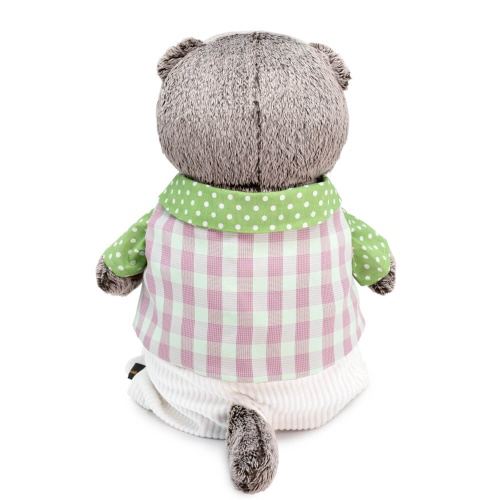 в легком костюме