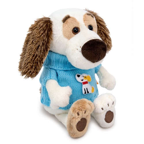 в вязаном жилете