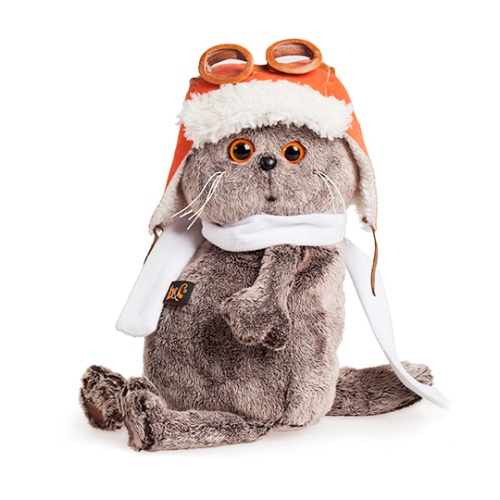 в шлеме и шарфе