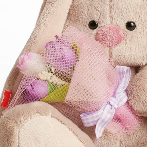 с фиолетовым букетом