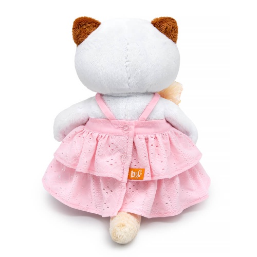 в сарафане с цветами