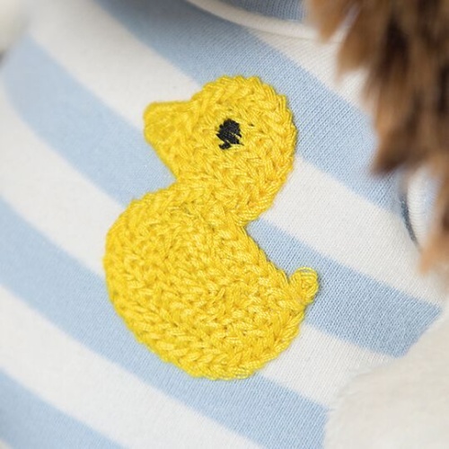 в комбинезоне