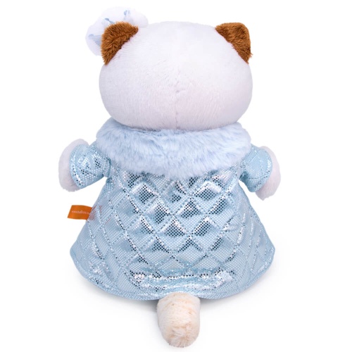 в стеганном пальто