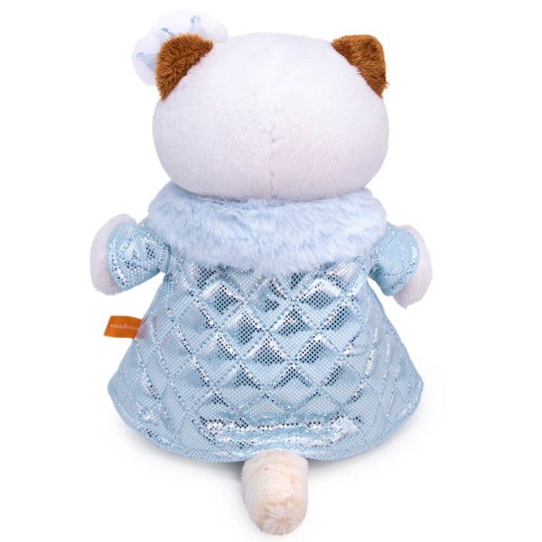 Ли-Ли в стеганном пальто