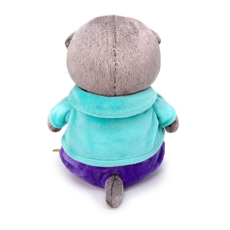 в ярком комплекте