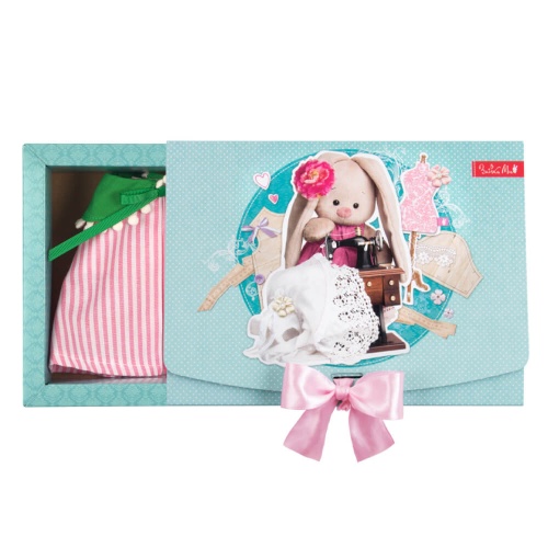 Сарафан и шляпа-цветок