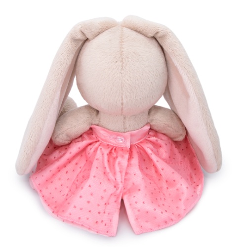 в сарафане с бабочкой