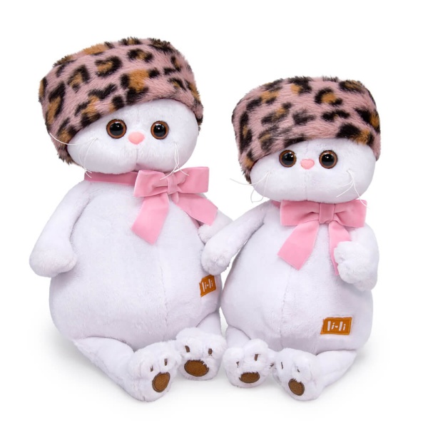 Ли-Ли в шапке с леопардовым принтом