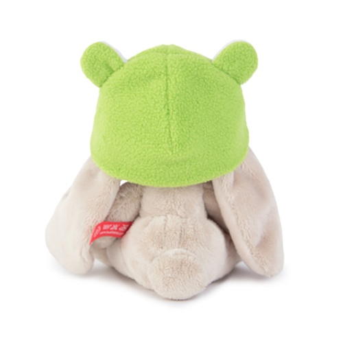 в шапке-лягушка