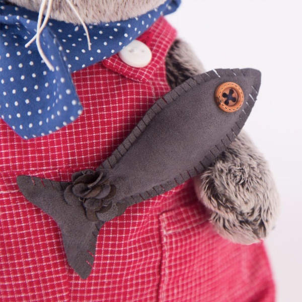 Басик в красном комбинезоне