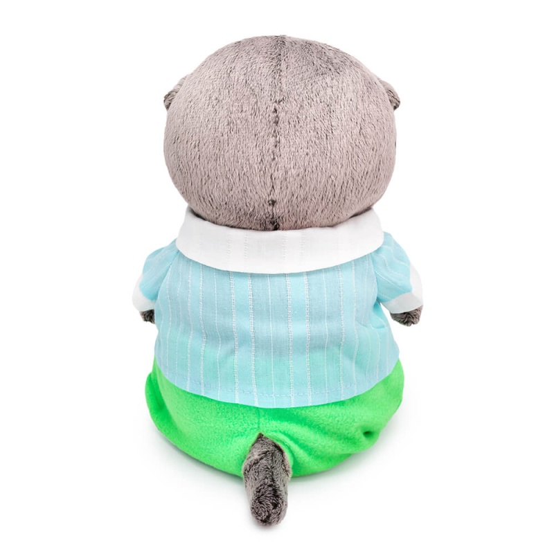 в костюмчике с галстуком-бабочкой