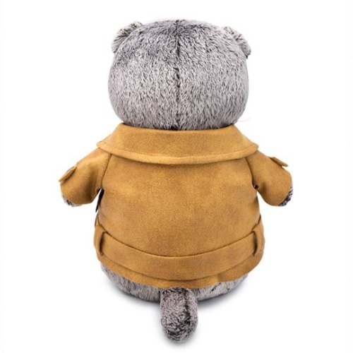 в куртке-косухе