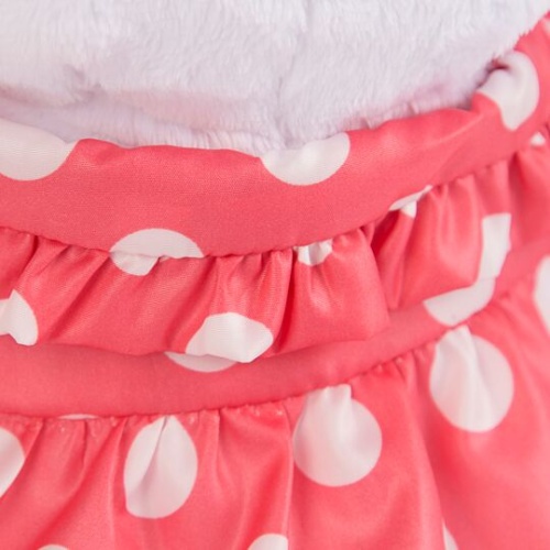 в плащике в горох