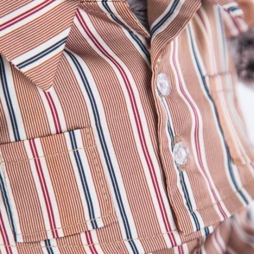 в шелковой пижамке