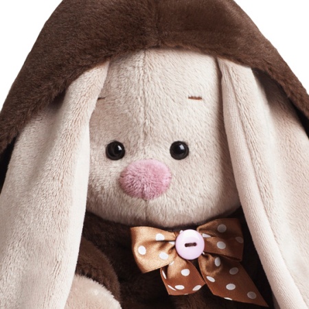 в коричневой шубке