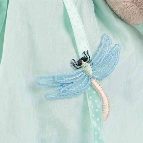 в мятном платье со стрекозой