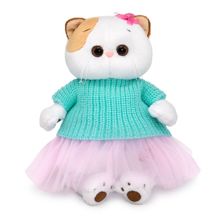 в вязаной кофте