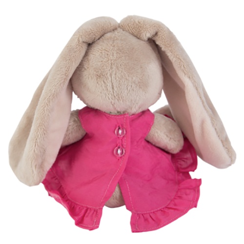 в розовом сарафанчике и ромашкой на ушке