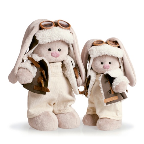 в куртке-пилот