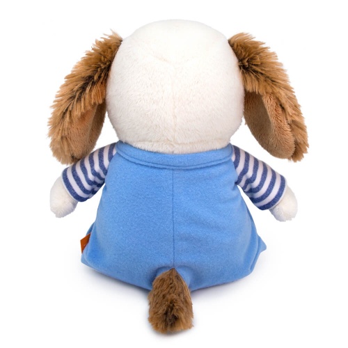 в комбинезоне с собачкой